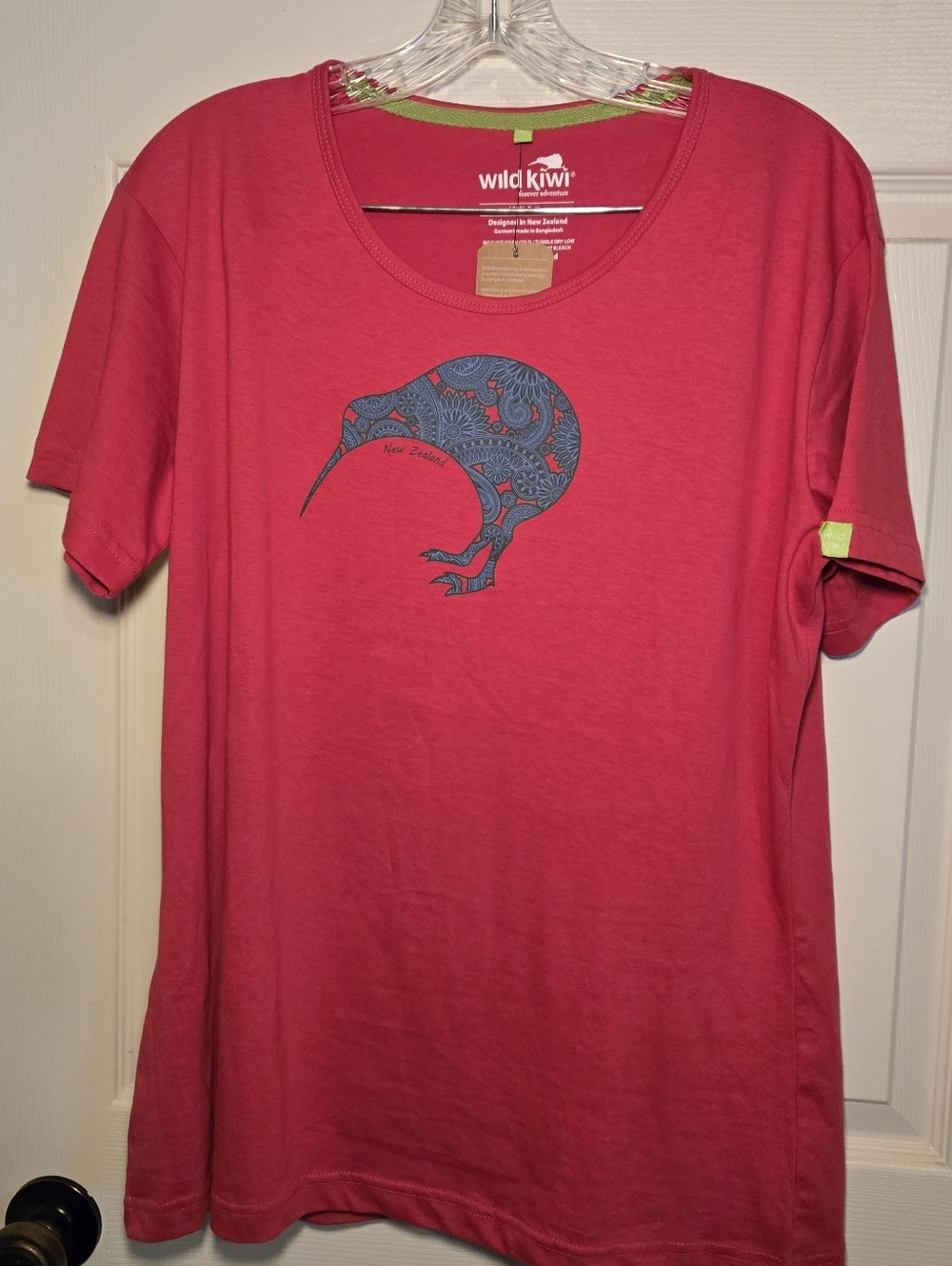 ✨NWT✨Wild Kiwi New Zealand Kiwi Bird T-Shirt Womens XL Cerise Pink